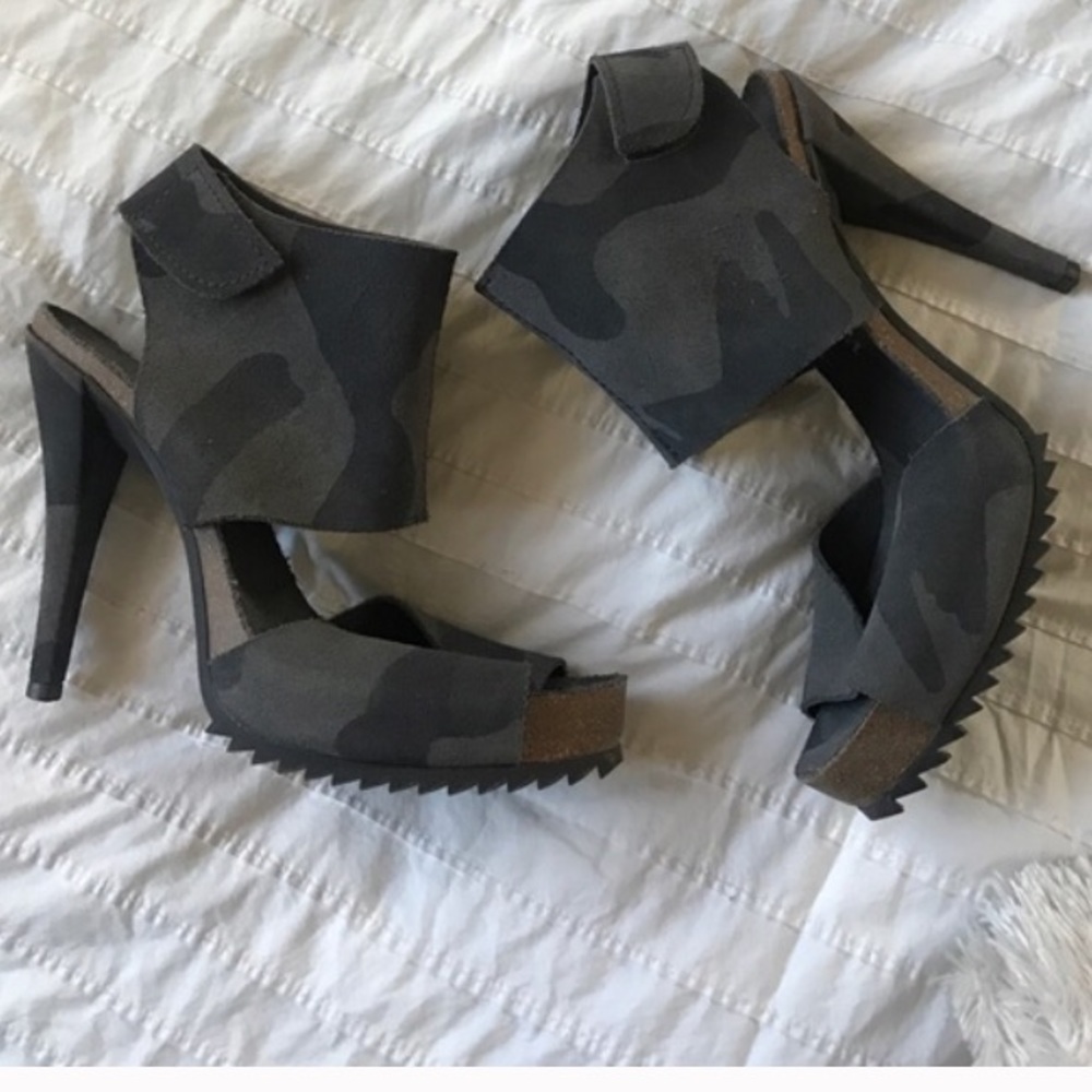 Pedro Garcia grey camo sandals size 42